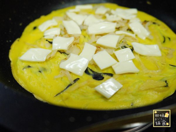 奶酪带子黄瓜烘蛋饼