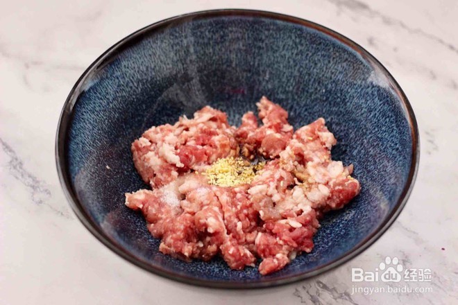 红椰菜扇贝饺子的做法