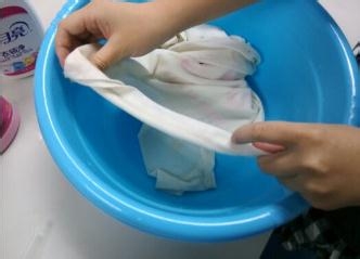 衣服上的油渍怎么洗？