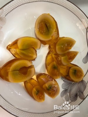 青椒炒皮蛋的做法