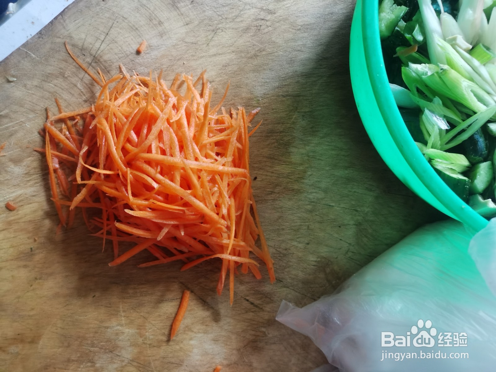 黄瓜粉皮拌素鸡