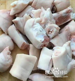 如何自制软烂入味的花生炖猪蹄？