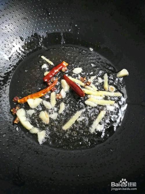 家常木耳炒肉片怎么做