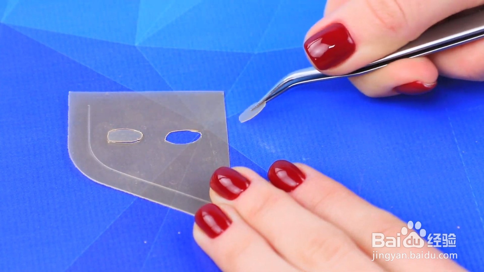 给芭比制作一副眼镜，戴上超级的自信美丽！