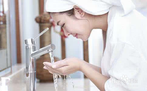正确的洗脸方法是什么呀