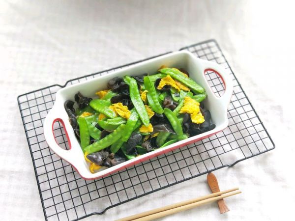 木耳荷兰豆炒蛋