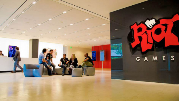 拳头账号通用吗