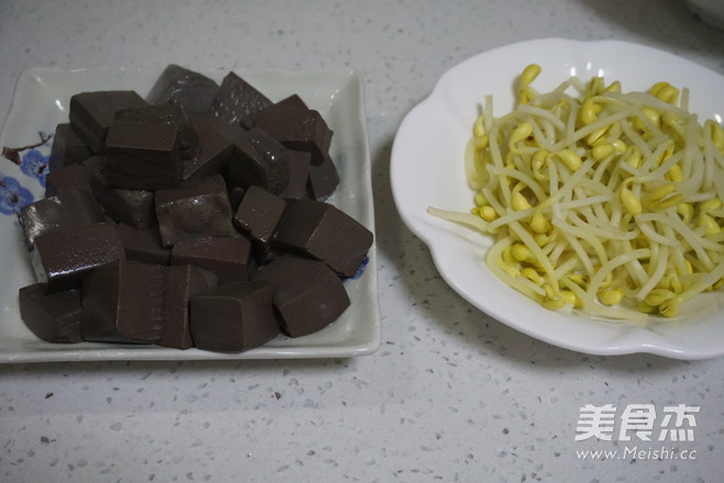 营养的时蔬炒鸭血