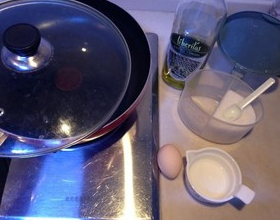 煎鸡蛋时怎样油才不会乱溅