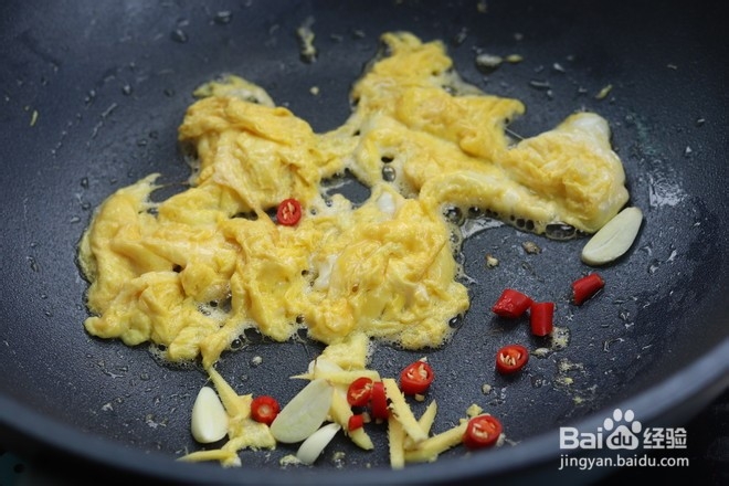 鸡蛋木耳炒菠菜