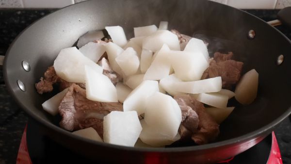 萝卜枸杞筒骨汤