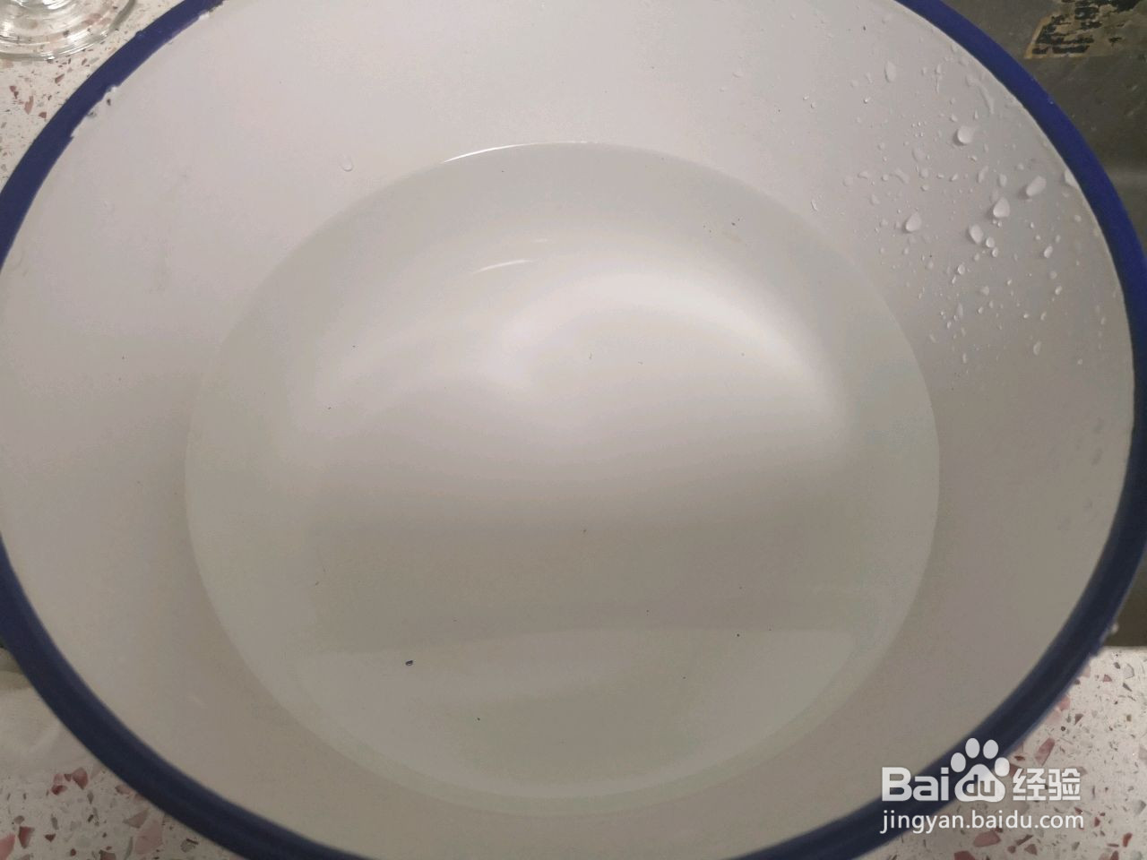 手搓红糖糍粑冰粉的做法