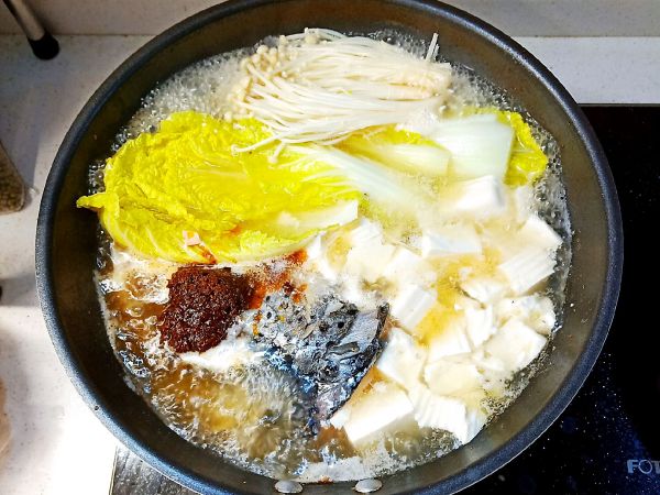 沙茶三文鱼头煲