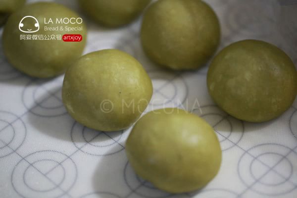 抹茶蜜豆小面包