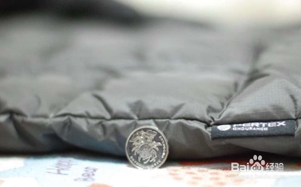 羽绒服压扁了怎么恢复蓬松