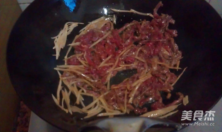 茭笋炒牛肉丝