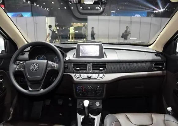 有多功能方向盘的东风330是几几年的车