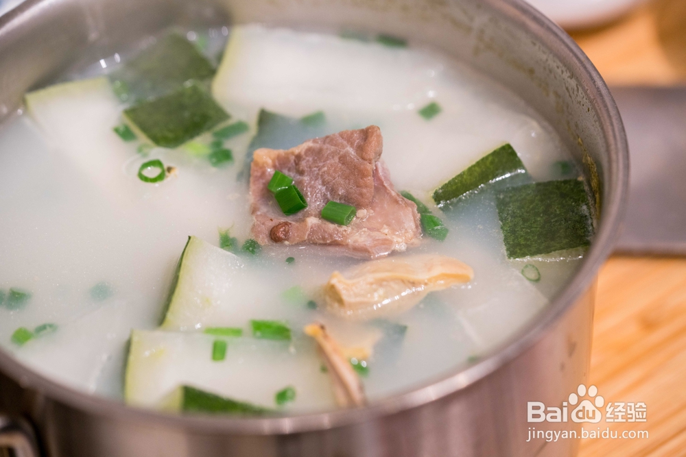 超下饭的咸排骨河蚌冬瓜汤