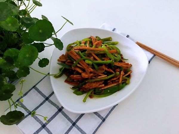 青椒豆干炒肉丝