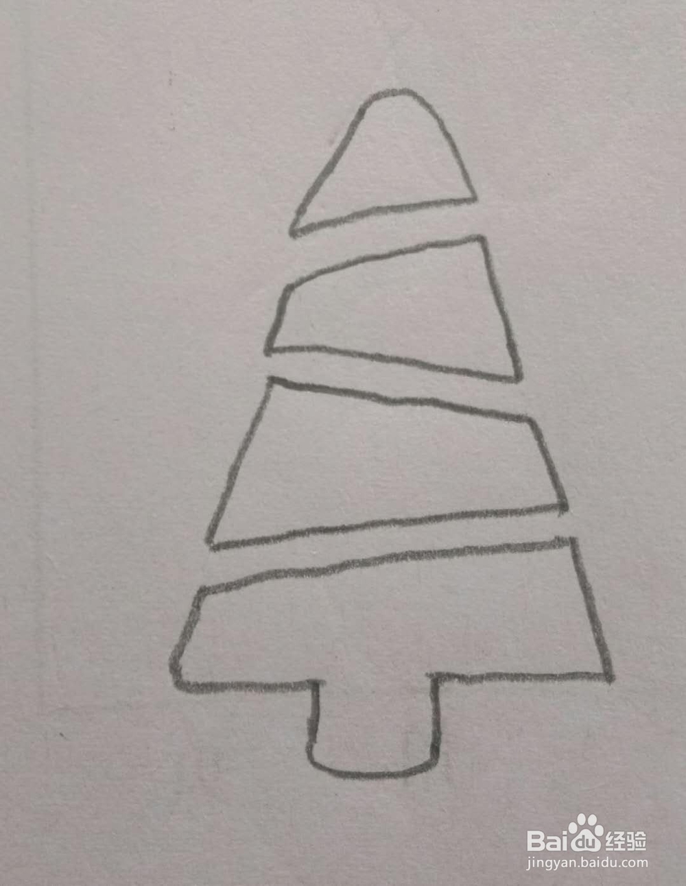 儿童简笔画圣诞树的画法4