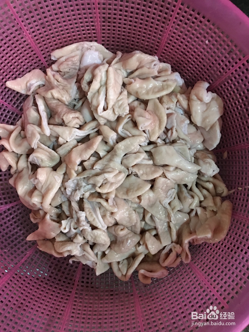 咸菜炒猪肠的做法