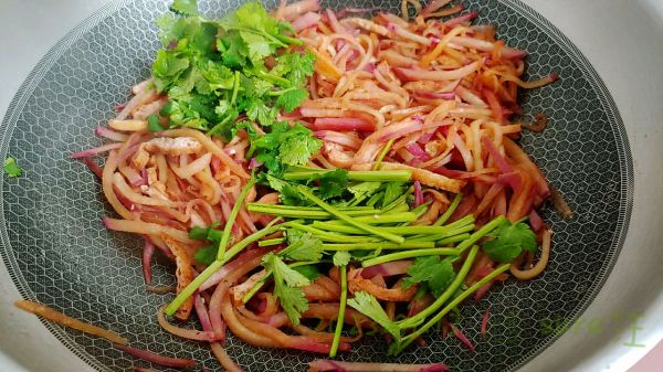 胭芫豆腐萝卜丝