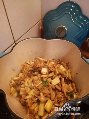 健康养生佳品油焖笋(珐琅锅版)的做法