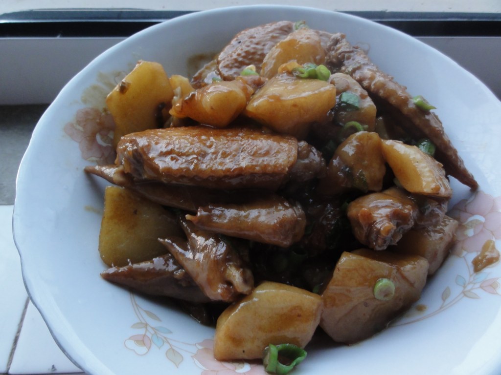 香甜可口的土豆焖鸡翅,好吃的根本停不下来