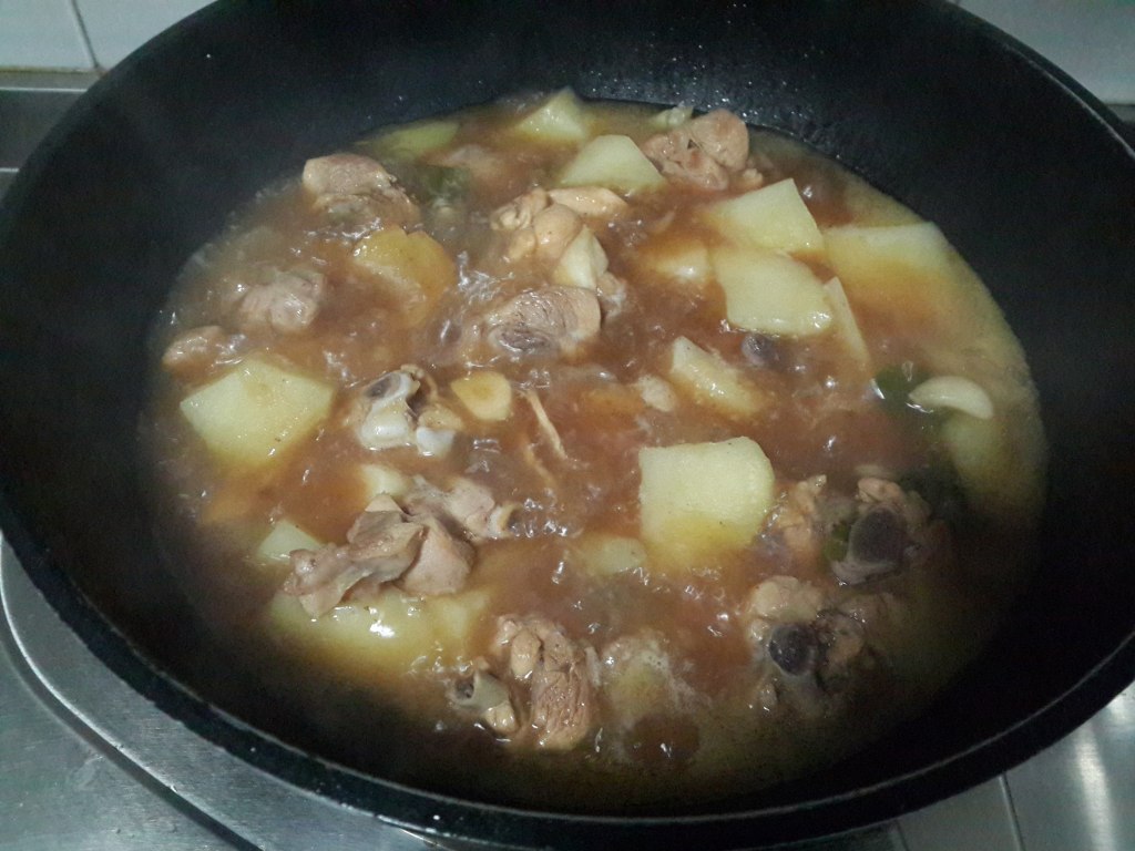 土豆炖鸡腿的做法，有了这个午餐何愁吃不下！