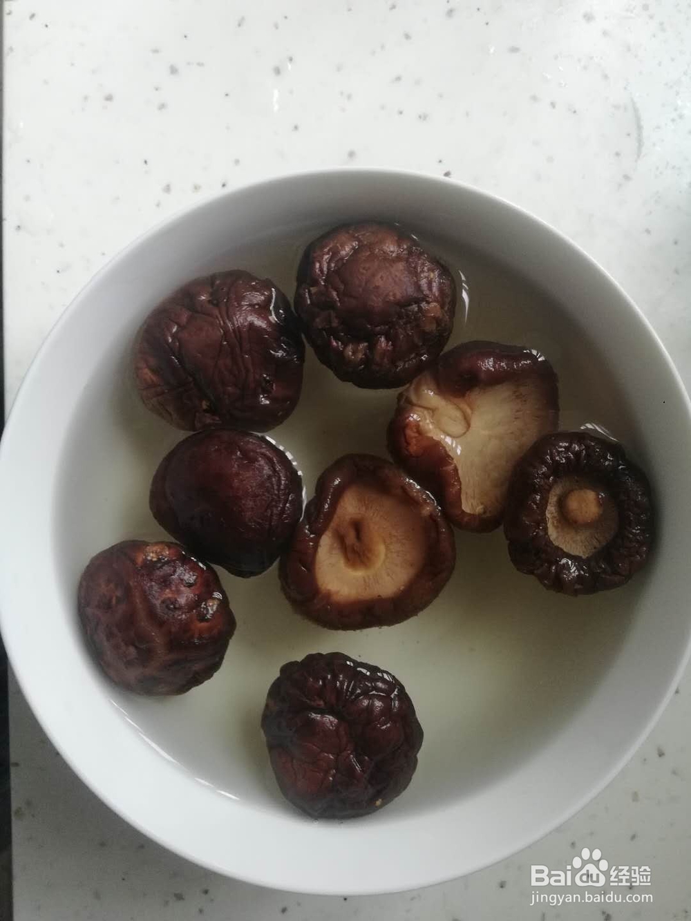 香菇虾米酱油炒饭，好吃又简单的自制攻略！