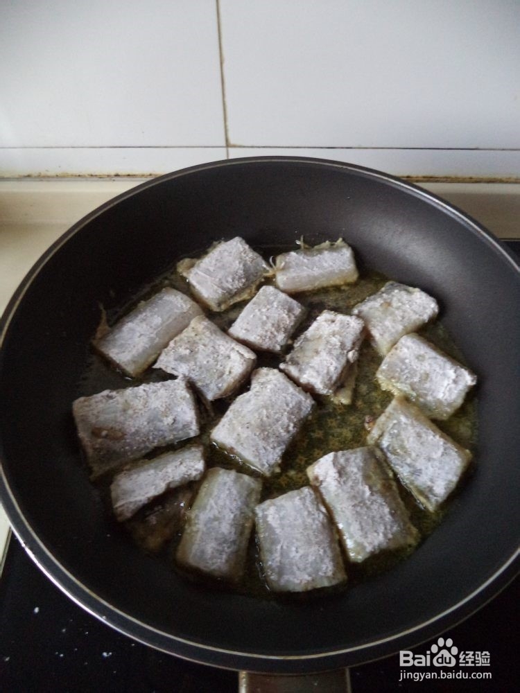 简单却好吃的干煎带鱼