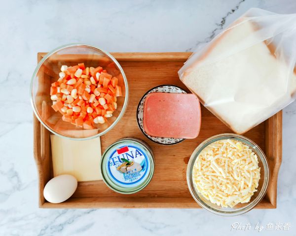 金枪鱼溏心蛋三明治