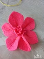 怎样用不织布制作 一朵小花