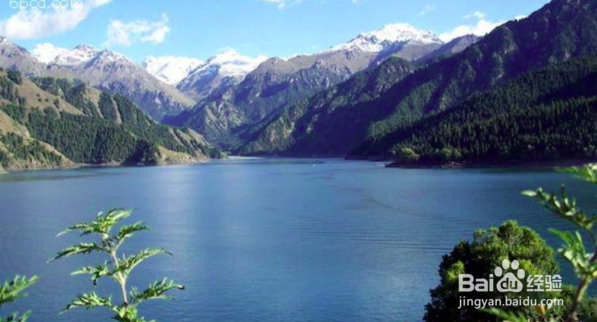 新疆天山天池风景名胜区怎么游玩？