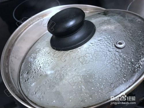 水煮鸡胸肉伴黑椒汁