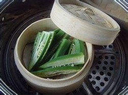 秋葵最保持营养的吃法---蒸秋葵配红葱酥