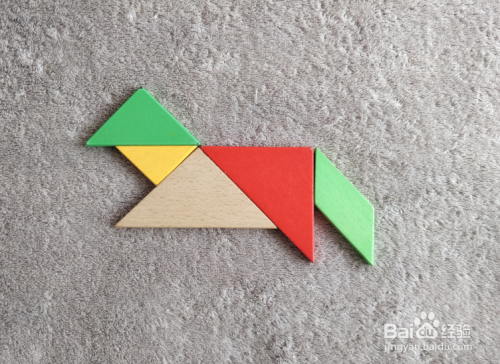 奔跑的松鼠用七巧板怎么拼?