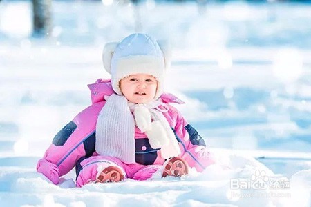 <b>宝宝冬天出生需要哪些衣服</b>