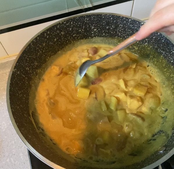 牛奶咖喱鸡肉饭