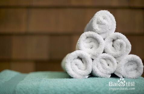 让嘴唇不干裂起皮的小方法