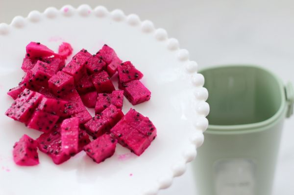 蔓越莓火龙果麦片酸奶昔