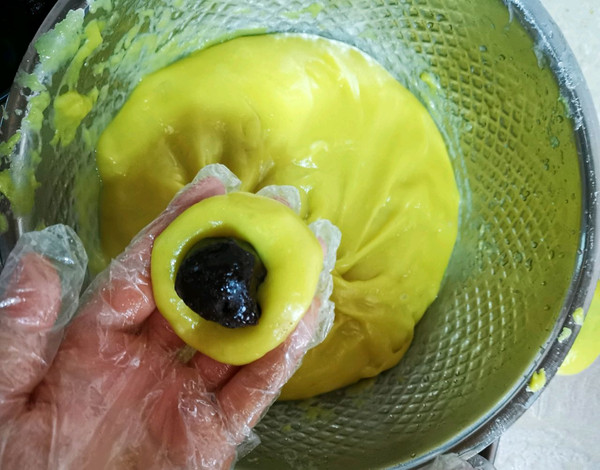 玫瑰豆沙泡泡油糕
