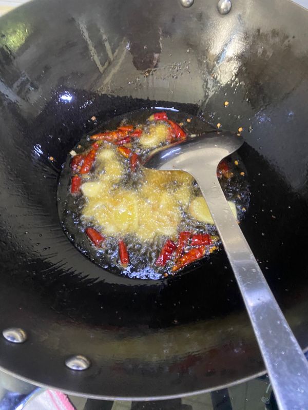 爆炒香辣鱿鱼锅巴