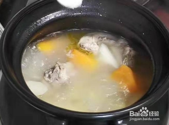 土豆淮山鸡汤该怎么做