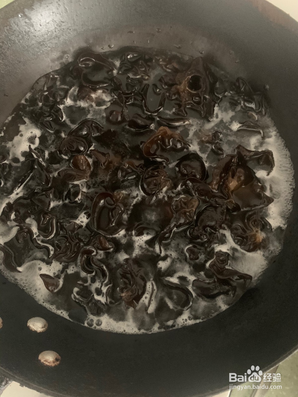 洋葱拌木耳的做法