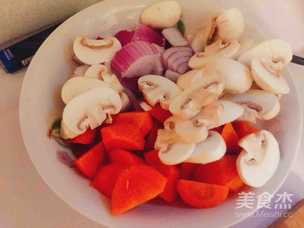 蕃茄炖牛腩的做法