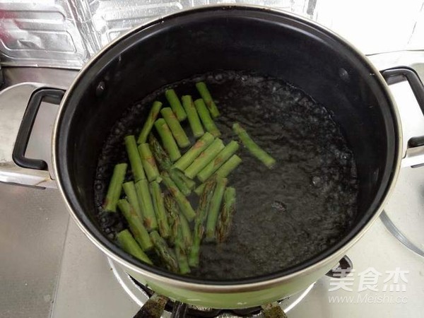 芦笋培根卷的做法