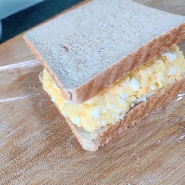 鸡蛋土豆爱心三明治