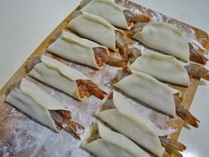 酥脆鲜虾锅贴的做法