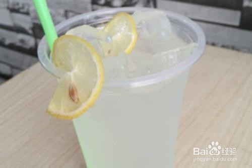 大受欢迎的特制蜂蜜柠檬水的做法